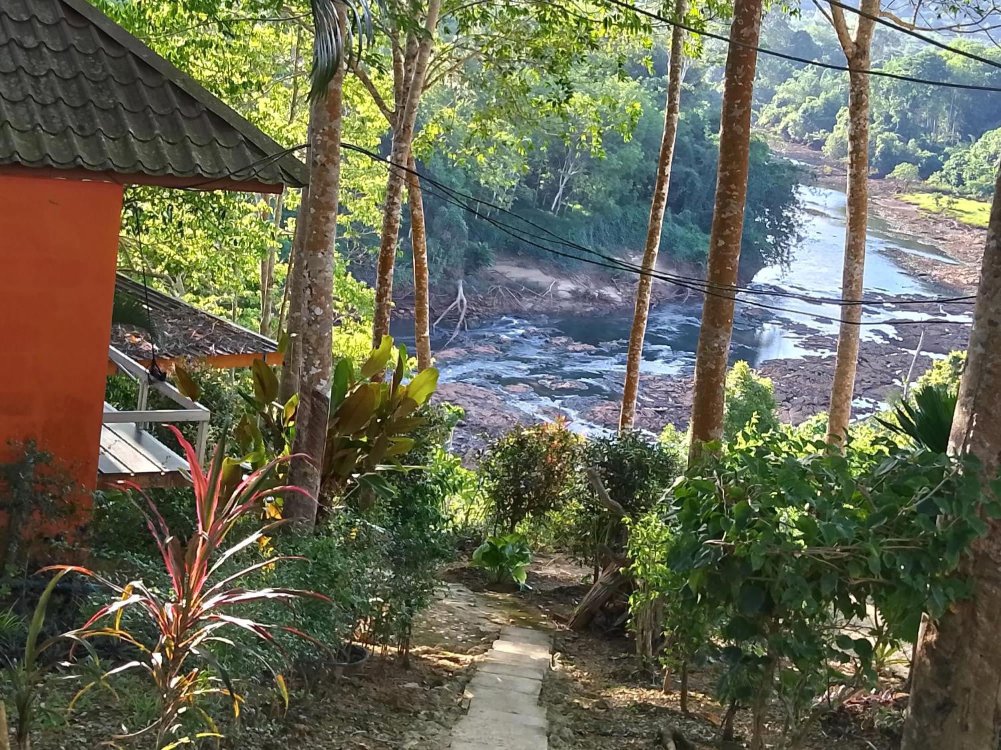 ภูริรักษ์ โฮมสเตย์ Ban Pha Saeng Lang Luaran gambar